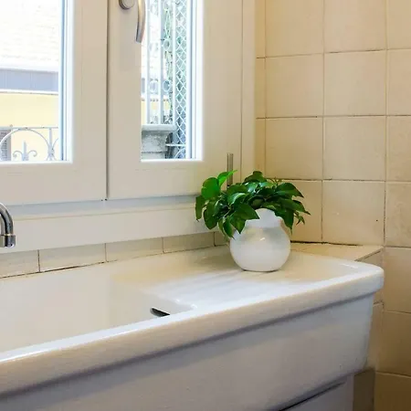Altido Beautiful 3br For 6, Near Lake Como Lägenhet
