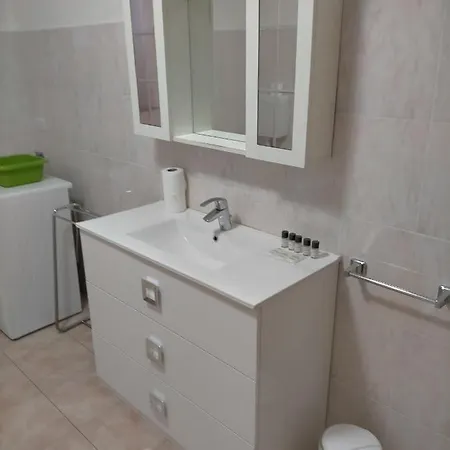 Altido Beautiful 3br For 6, Near Lake Como דירה ברונאטה