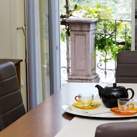 Altido Beautiful 3br For 6, Near Lake Como * ברונאטה